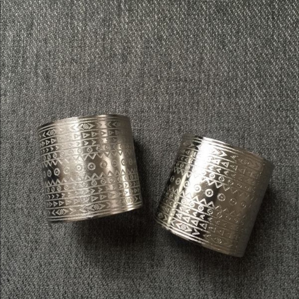 Crate & Barrel Napkins + Rings - Picture 2 of 5